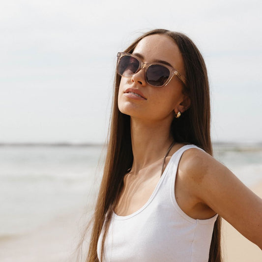 Soek Sunglasses Lila Grace Champagne l Brown Gradient Lens l Walnut Arms