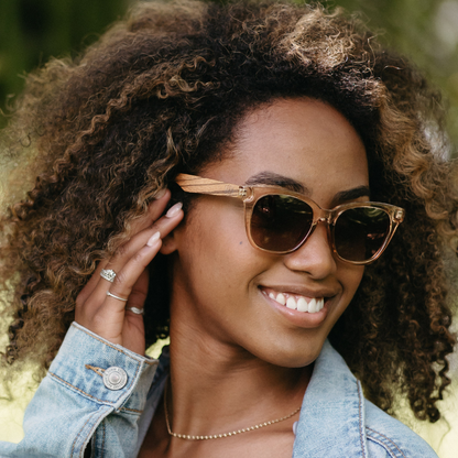 Soek Lila Grace Champagne l Brown Gradient Lens l Walnut Arms