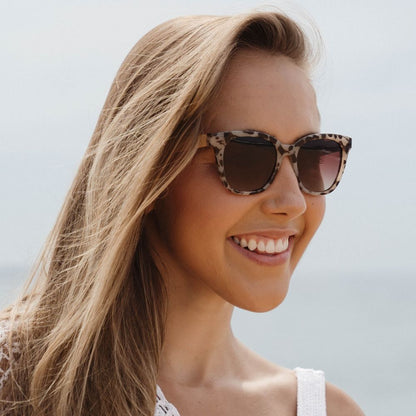 Soek Lila Grace Ivory Tortoise l Brown Lens l White Maple Arms