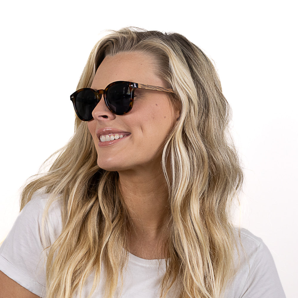 Soek Taine Tort Blue Lens Sunglasses - Tort Frame - Walnut Wooden Arms